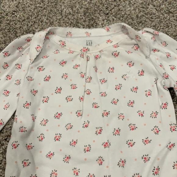 Gap long sleeve body suits - Picture 4 of 5